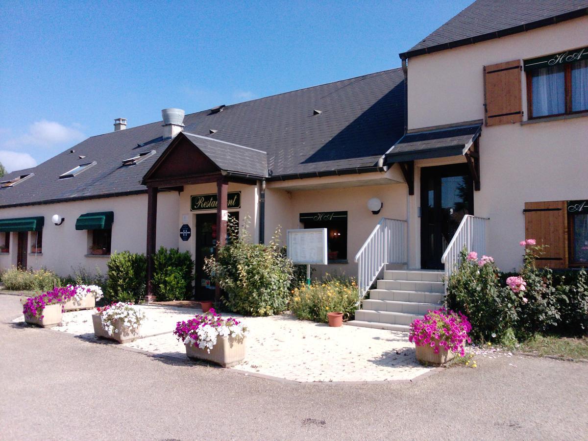 Logis Hotel Restaurant De L'Abbaye Ferrieres-en-Gatinais Exterior foto